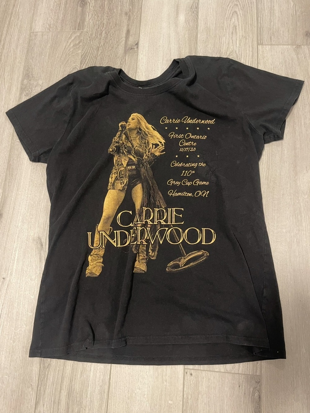 Carrie Underwood Black Concert Event Tee Ringspun Cotton T-shirt Size Large / XL